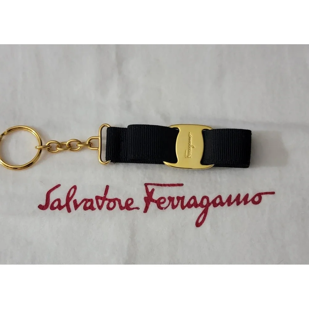 Salvatore Ferragamo Vara Bow Keychain Black Grosgrain Gold Tone Hardware Italy - Picture 6 of 6